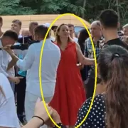 Dezmăț pe bani publici. Cum a cheltuit o comună fără apă și canalizare mii de euro pe manele