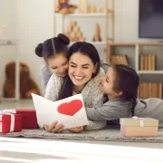 Vești proaste pentru mamele care stau acasă cu copiii. Încă o lovitură după introducerea CASS