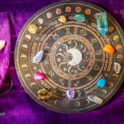 Horoscop rune 28 august 2025. Cele două zodii aflate sub protecție divină vor avea parte de miracolul vieții în scurt timp