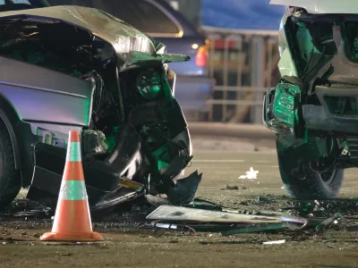 Carambol pe o autostradă intens circulată. Zeci de victime au fost raportate, printre care cel puțin trei morți