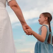 Panică pe străzile Romei din cauza unui român. Cum a încercat să ia un copil din mâinile mamei