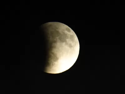 3 zodii au scăpat de blestemul trecutului. Eclipsa de lună le-a izbăvit de greutăți