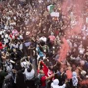 Alertă maximă! Protest cu 1 milion de participanți. 55 de persoane deja au fost arestate în Franța