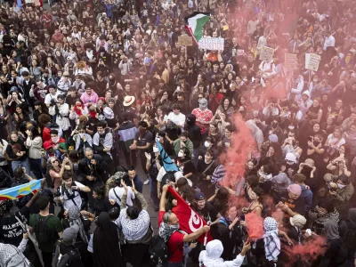 Alertă maximă! Protest cu 1 milion de participanți. 55 de persoane deja au fost arestate în Franța