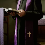 Știrea momentului! Este șocant ce făcea acest pastor american într-un centru de copii din România. Ți se face pielea de găină