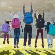 Cine sunt elevii din România care nu mai merg la școală vinerea. Decizia de ultimă oră luată de Ministerul Educației