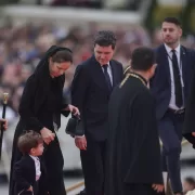 GESTUL făcut de președintele Nicuşor Dan. A venit alături de familie la sfințirea Catedralei Mântuirii Neamului. Imagini de poveste