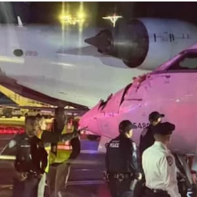 Două avioane de pasageri s-au ciocnit. Este alertă totală