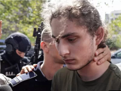 Vlad Pascu încearcă să scape de pedeapsa aspră prin două căi extraordinare de atac. A omorât doi tineri și a rănit alți trei