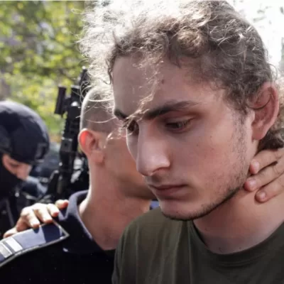 Vlad Pascu încearcă să scape de pedeapsa aspră prin două căi extraordinare de atac. A omorât doi tineri și a rănit alți trei