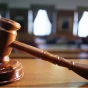 Se schimbă legea în România. Devine interzis pentru minorii sub 16 ani, au nevoie de acordul părinților. Legea majoratului online, adoptată de Senat