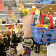 Doamne ferește! Cât s-au mărit costurile unei familii din cauza măsurilor de austeritate. Oamenii au ajuns cu buzunarele goale