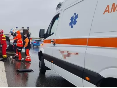 Carambol cu cinci mașini și un TIR. Sunt persoane rănite, iar circulația este oprită pe sensul București-Pitești