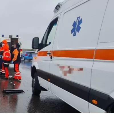 Carambol cu cinci mașini și un TIR. Sunt persoane rănite, iar circulația este oprită pe sensul București-Pitești