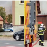Incendiu puternic la o școală. Pompierii intervin de urgență