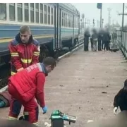 Patru morţi şi 12 răniţi după ce un bărbat a detonat un dispozitiv exploziv pe peronul unei gări din Ucraina