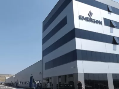 Zeci de angajaţi din România ai unei mari companii americane, anunţaţi că vor fi transferaţi către un gigant din India