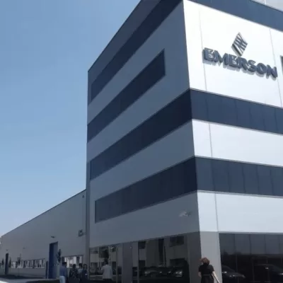 Zeci de angajaţi din România ai unei mari companii americane, anunţaţi că vor fi transferaţi către un gigant din India