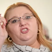 Uluitor! Diana Șoșoacă acuzată de 11 infracțiuni într-un dosar. Este citată de urgență la Parchetul General