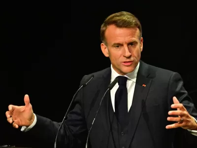 Criză fără precedent. Macron este cu un picior în groapă