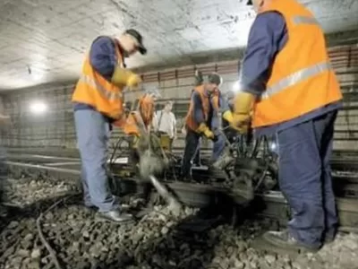 Ultimă oră. Schimbări majore pentru angajații care lucrează în ture sau de noapte. Noile reguli