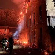 Cea mai cunoscută și iubită mănăstire a luat foc. Incendiul este atât de mare încât s-a distrus aproape totul