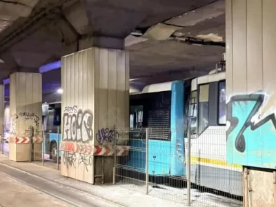 O altă tragedie în București. Un tramvai și un autobuz s-au ciocnit