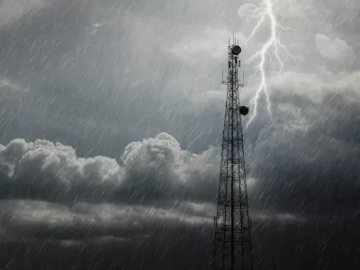 Un nou ciclon polar loveşte România. ANM anunţă temperaturi scăzute, vânt şi ploi. Unde ninge de miercuri, 15 octombrie