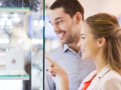 Românii sunt mai cumpătați anul acesta de Black Friday. 4 din 10 au redus drastic bugetul