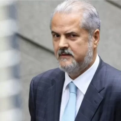 Din păcate e vorba de Adrian Năstase! Operat de urgență