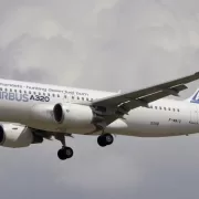 Situație fără precedent. Mii de avioane rămân la sol. Situația dă peste cap traficul aerian și din România. Wizz air a confirmat