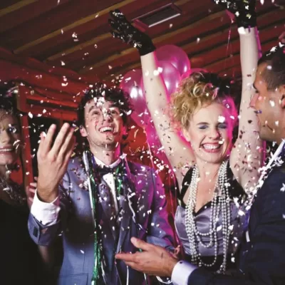 Tradiția de la miezul nopții pe care românii o ignoră. Spune că aduce bani neașteptați