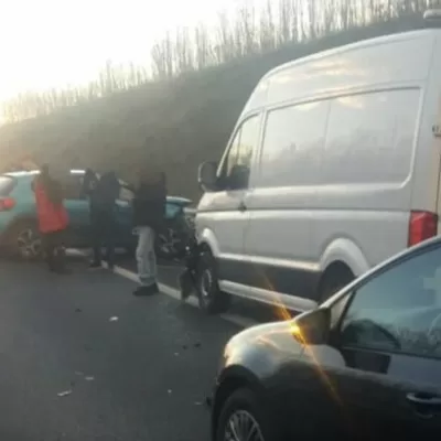 Carambol înfiorător în România. Sunt cel puțin 10 mașini implicate și 27 de răniți
