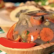 Cât timp poate fi păstrată piftia la frigider. Cum ne dăm seama că nu mai este bună de mâncat