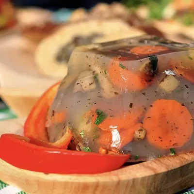 Cât timp poate fi păstrată piftia la frigider. Cum ne dăm seama că nu mai este bună de mâncat