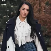 Din păcate este vorba Larisa Iordache. Vestea a venit ca un trăznet. Mama ei murit