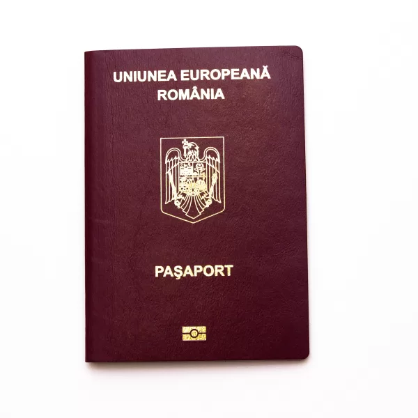 Cât costă să-ți faci pașaport de la 1 ianuarie 2026. Românii îl vor primi gratis acasă