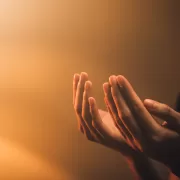 Care sfânt te protejează în aceste zile. Fiecare zodie are un ocrotitor care îi luminează calea