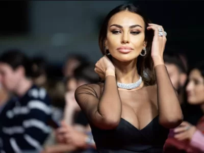 Din păcate e vorba de Mădălina Ghenea. Abia acum s-a aflat