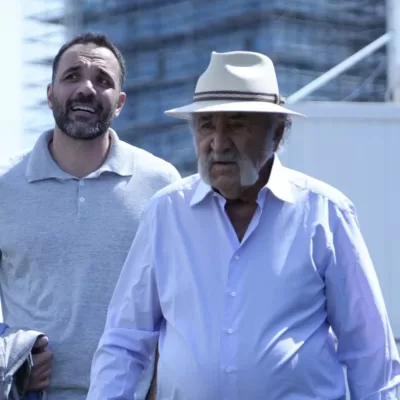 Din păcate este vorba de nepotul lui Țiriac. Mare doliu în această familie. E vorba de clubul care a ars din Elveția