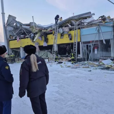 S-a prăbușit un mall, sunt persoane prinse sub dărămături