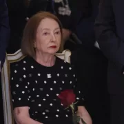 Asistenta care a îngrijit-o inainte sa moara spune adevarul. E crunt ce i-au facut rudele Rodicai Stanoiu. “Au batu…Vezi mai mult