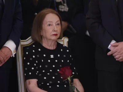 Asistenta care a îngrijit-o inainte sa moara spune adevarul. E crunt ce i-au facut rudele Rodicai Stanoiu. “Au batu…Vezi mai mult