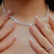 Cutia artizanală de bijuterii: funcțională, dar și decorativă