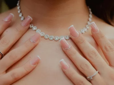 Cutia artizanală de bijuterii: funcțională, dar și decorativă