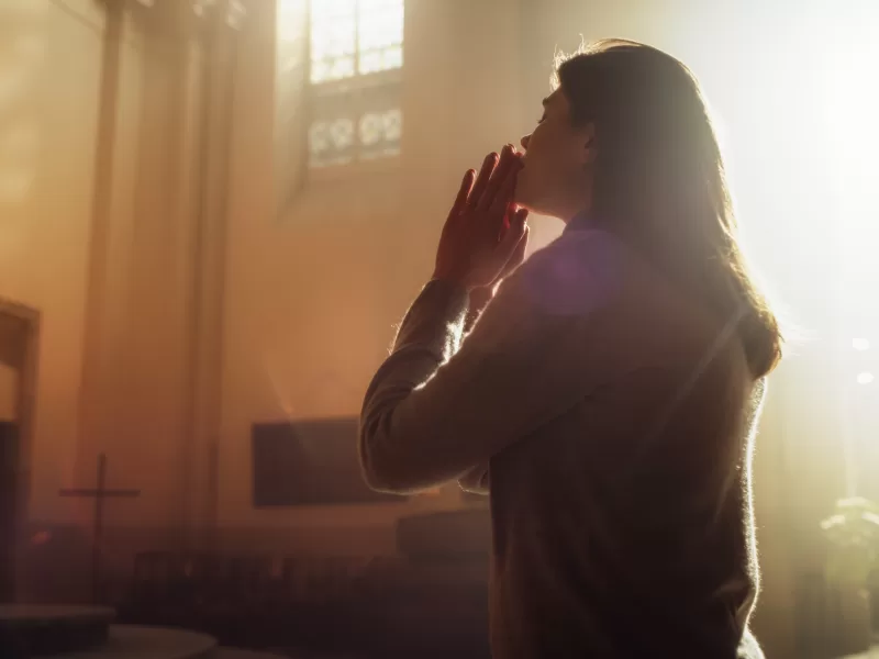 Rugăciunea care se spune doar în seara de 1 ianuarie. Preoții spun că protejează casa tot anul