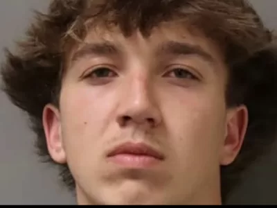 Încă o tragedie în care un băiat de doar 17 ani i-a dat foc prietenului său. Ce a urmat apoi este...