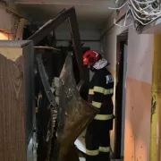 Explozie puternică la un bloc. Sunt oameni răniți grav