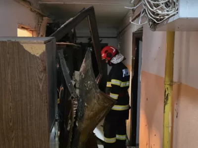 Explozie puternică la un bloc. Sunt oameni răniți grav
