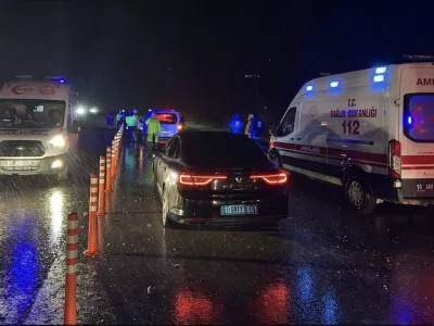 Un avion s-a prăbușit pe cea mai mare autostradă. Dezastru uriaș și morți implicați